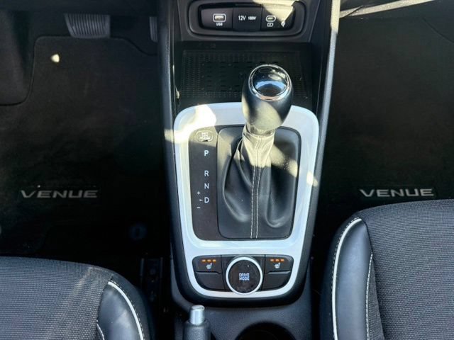 Used 2024 Hyundai Venue Limited FWD image 26