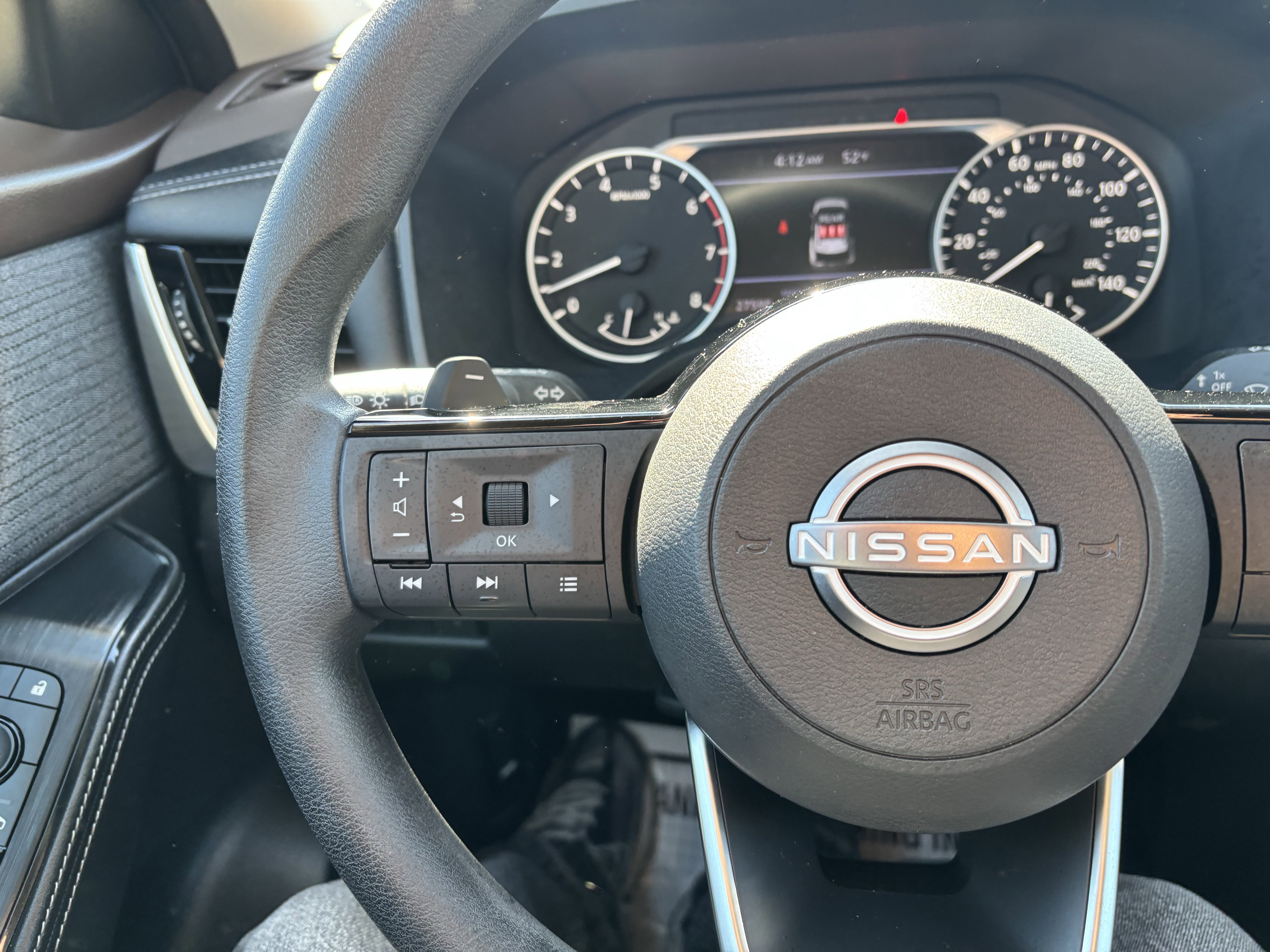 Used 2023 Nissan Rogue SV image 27