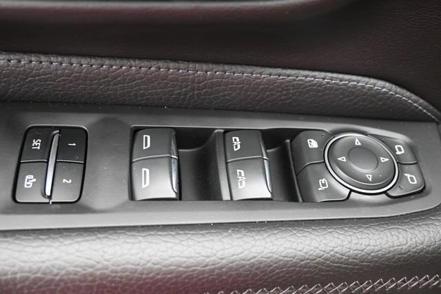 Used 2023 GMC Yukon Denali AWD/4WD image 14