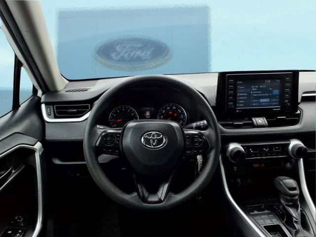 Used 2021 Toyota RAV4 LE AWD/4WD image 17