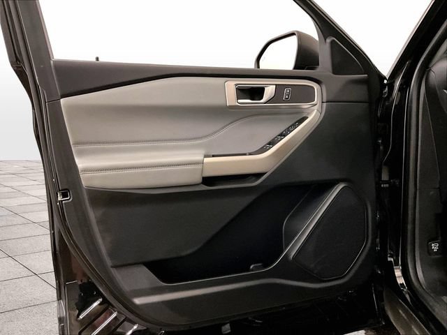 Certified 2021 Ford Explorer XLT w/ Equipment Group 202A AWD/4WD image 21
