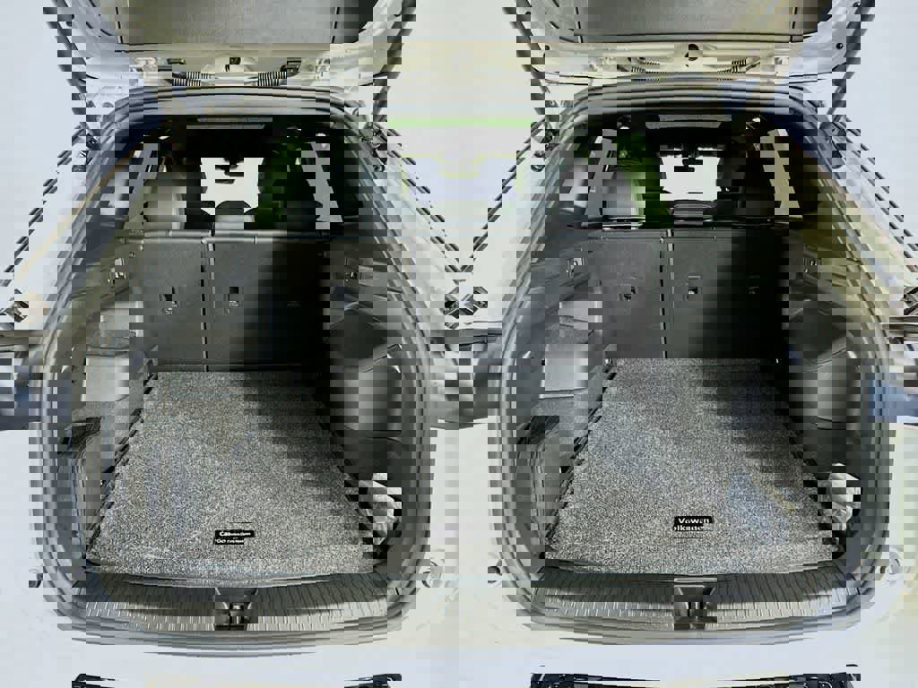 Used 2025 Volkswagen Tiguan SE R-Line image 21