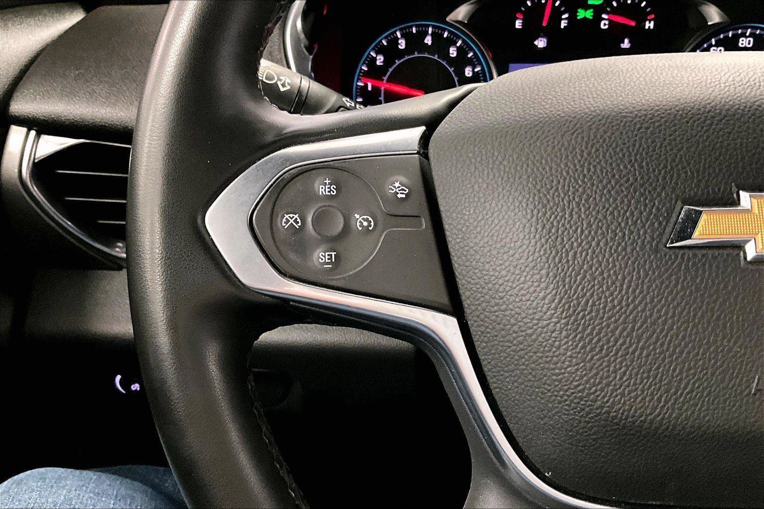 Used 2023 Chevrolet Traverse LT image 17