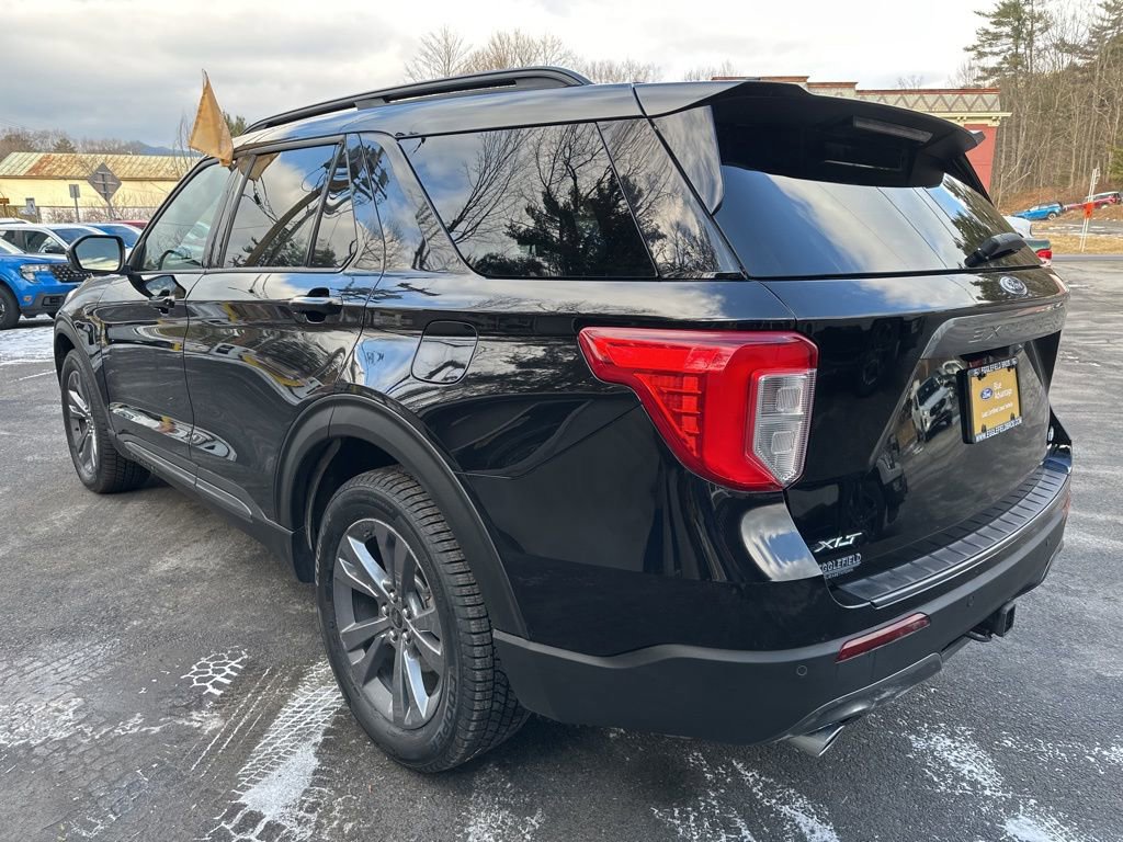 Certified 2023 Ford Explorer XLT w/ Equipment Group 202A image 4