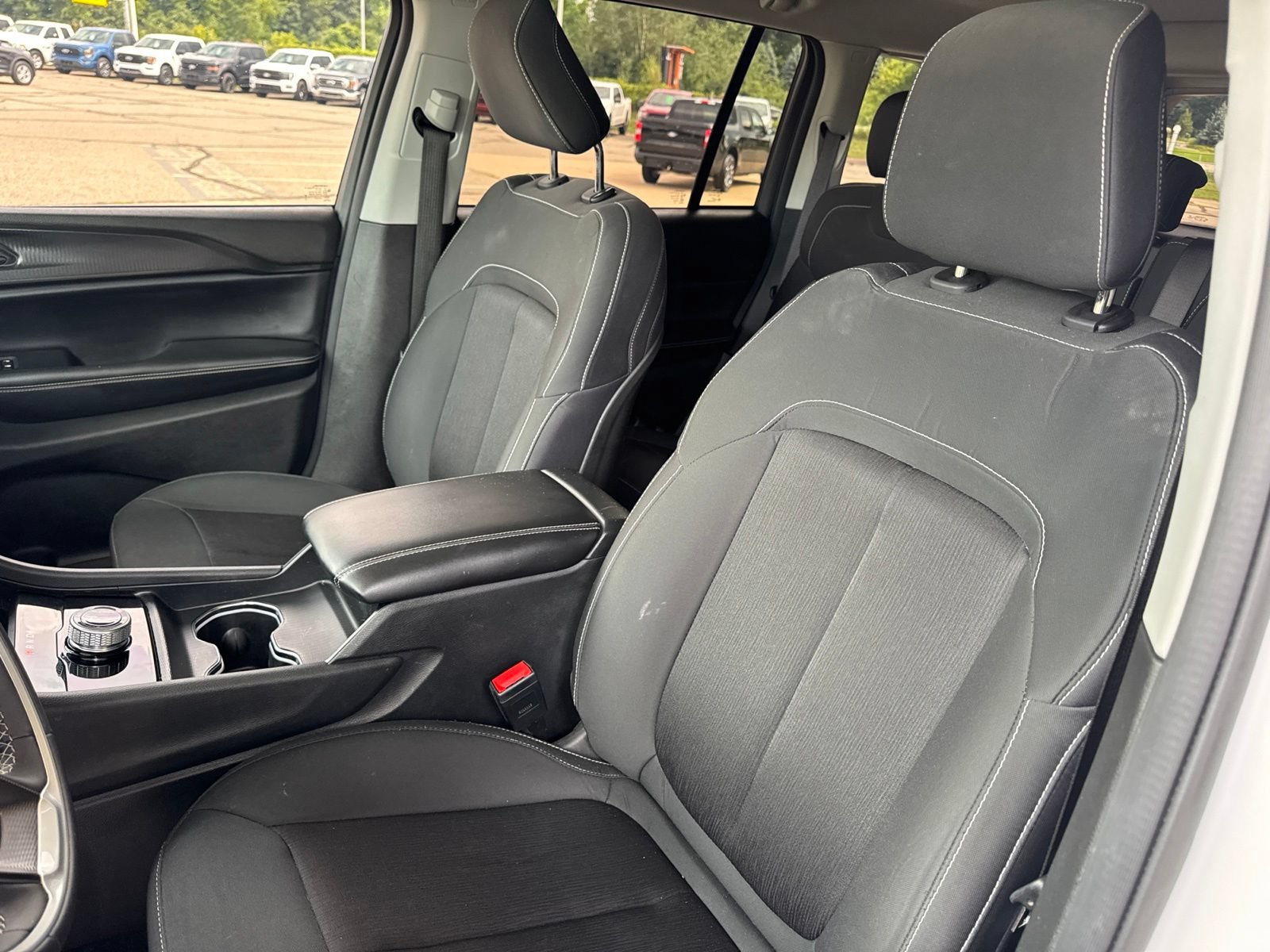 Used 2023 Jeep Grand Cherokee Laredo X AWD/4WD image 25