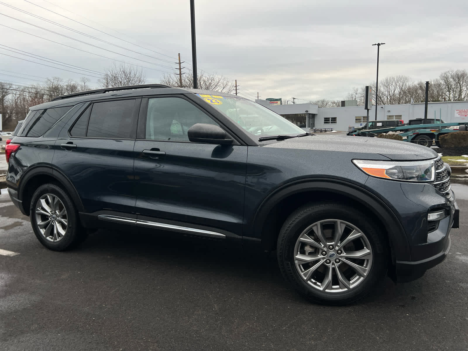 Certified 2023 Ford Explorer XLT w/ Equipment Group 202A image 7