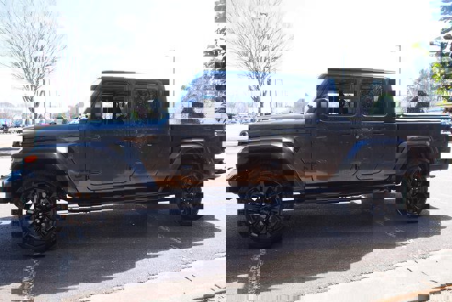 Used 2022 Jeep Gladiator Sport image 2