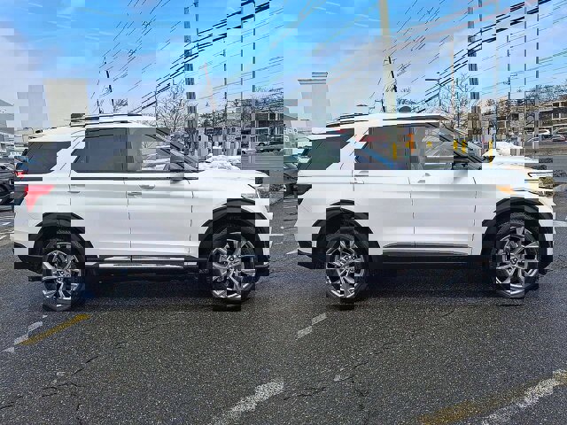 Certified 2023 Ford Explorer Limited w/ Limited Technology Package image 11