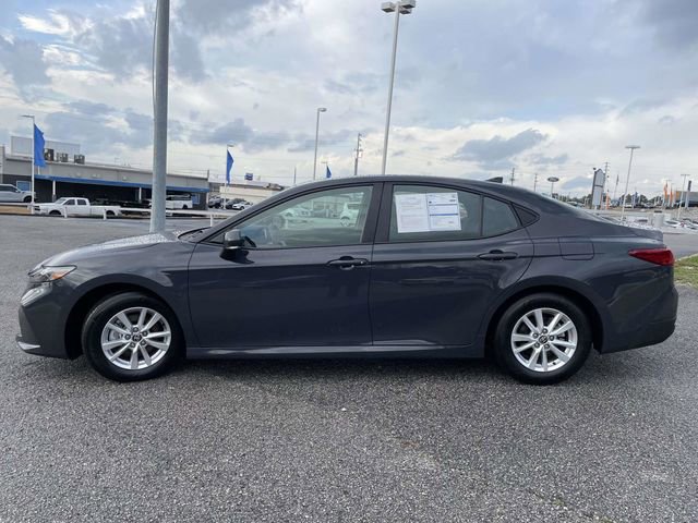 Used 2025 Toyota Camry LE image 2