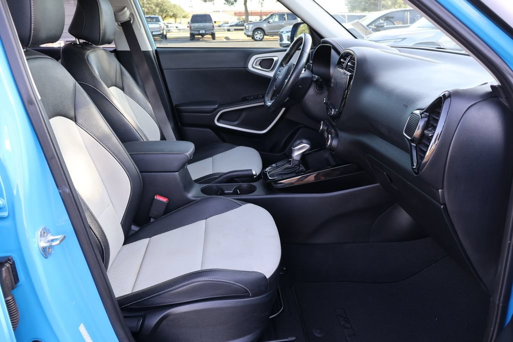 Used 2023 Kia Soul GT-Line FWD image 19