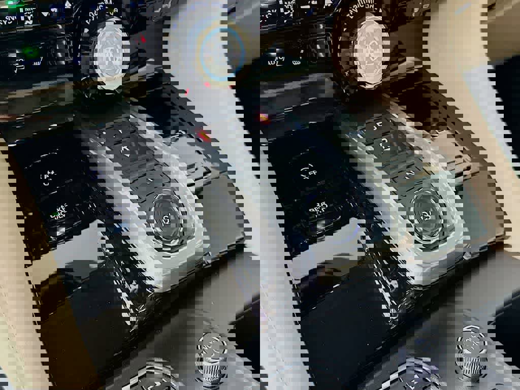 Used 2024 Acura MDX SH-AWD w/ Technology Package image 21