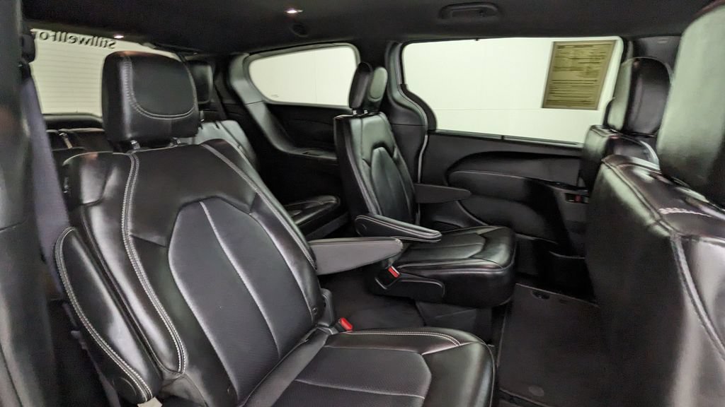 Used 2026 Chrysler Pacifica Select FWD image 35