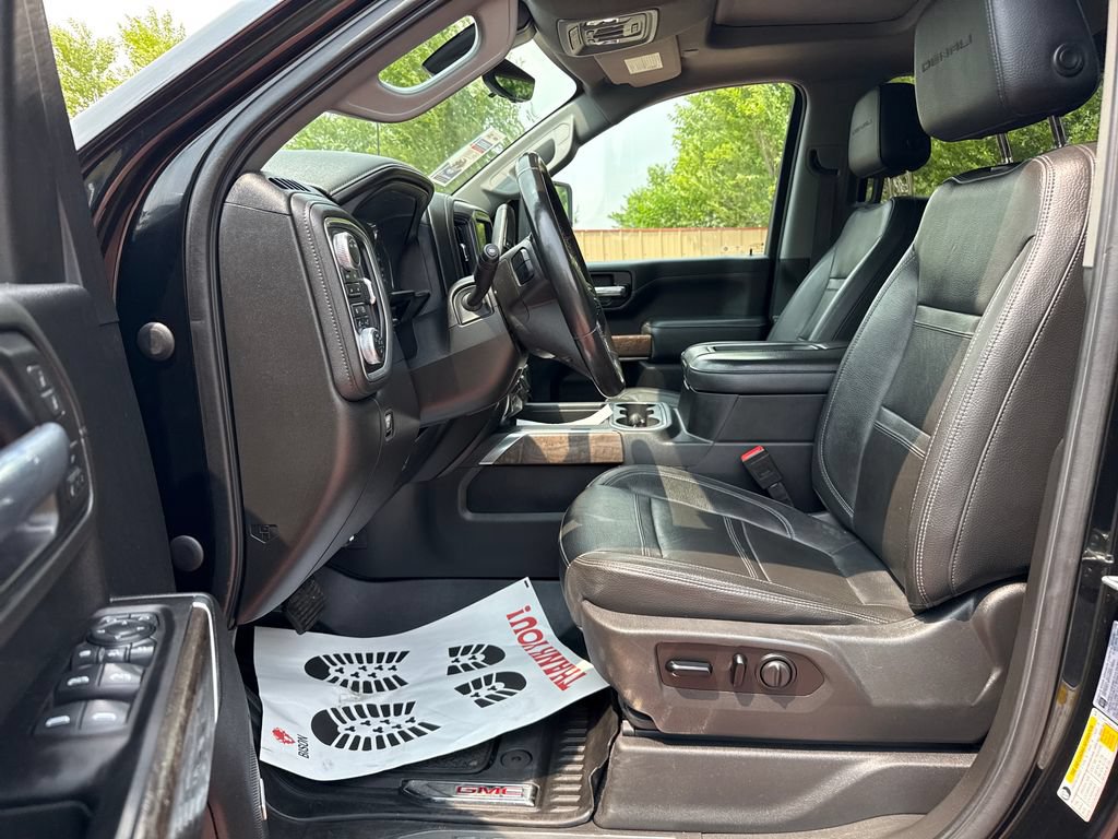 Used 2021 GMC Sierra 2500 Denali w/ Denali Black Diamond Edition AWD/4WD image 10