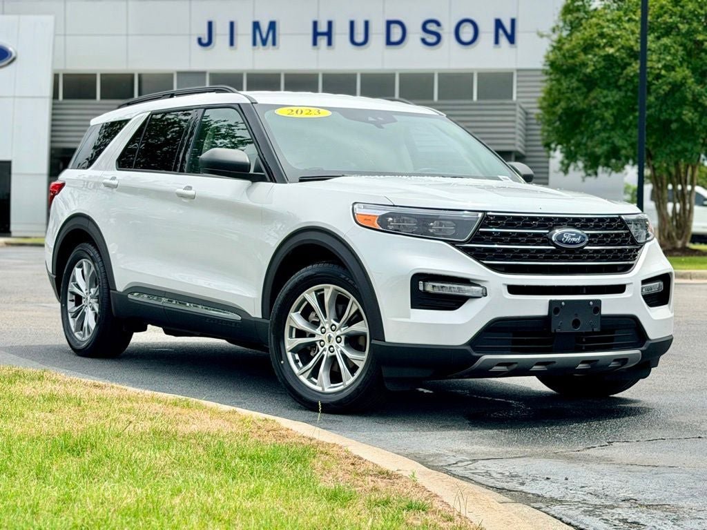 Certified 2023 Ford Explorer XLT w/ Equipment Group 202A RWD image 2