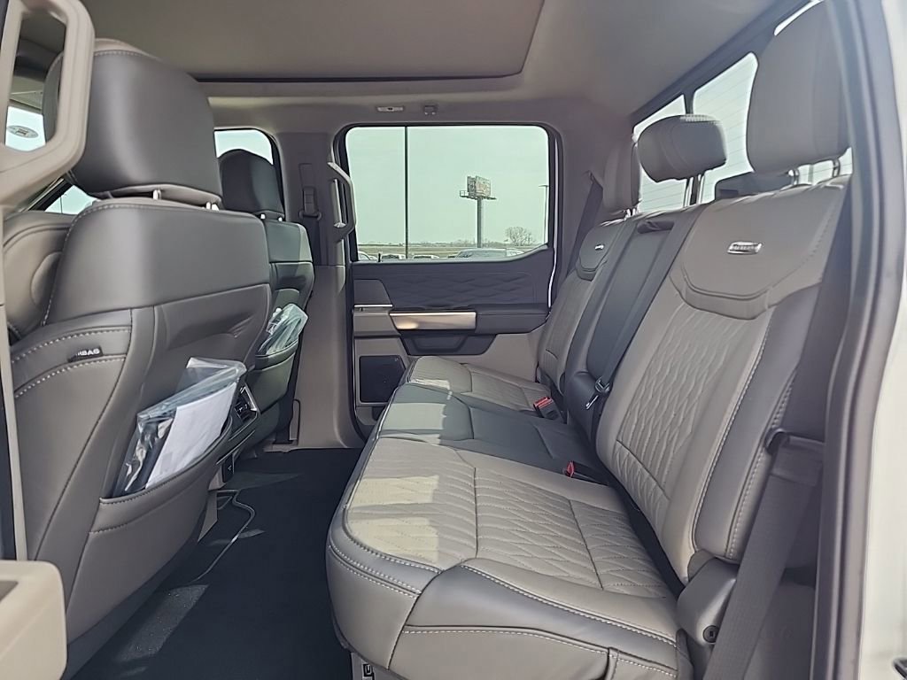 Certified 2025 Ford F350 Platinum w/ Platinum Plus Package image 10
