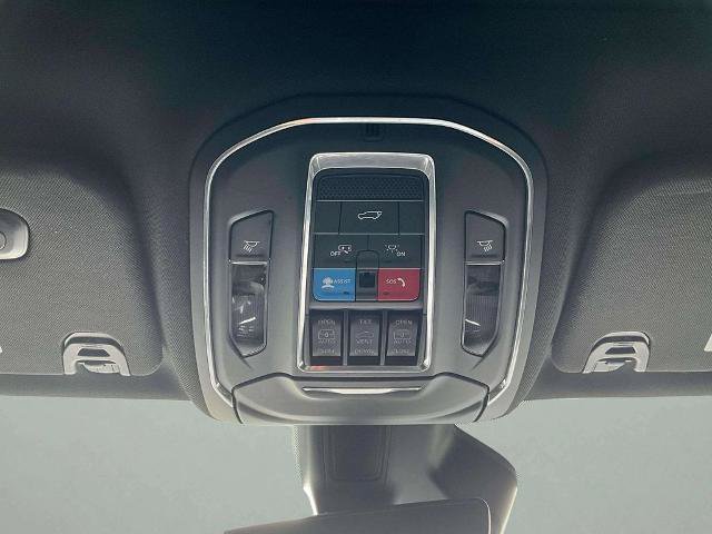 Used 2023 Jeep Wagoneer 4WD w/ Premium Group I image 31