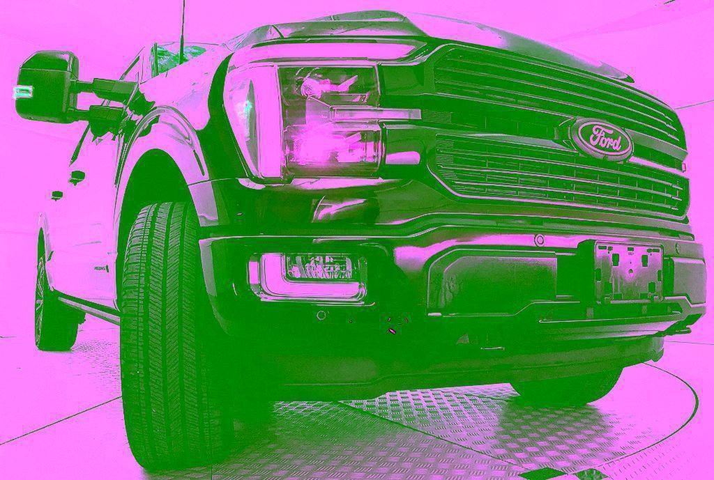 Certified 2025 Ford F150 Platinum w/ Equipment Group 702A High AWD/4WD image 24