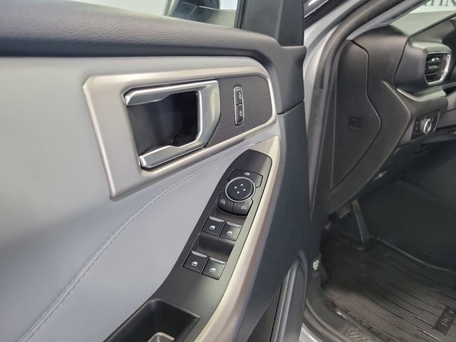 Certified 2023 Ford Explorer XLT w/ Equipment Group 202A AWD/4WD image 7