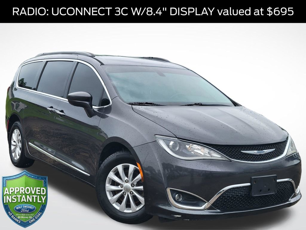 Used 2017 Chrysler Pacifica Touring-L FWD video 1