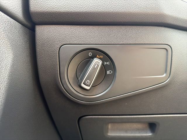 Used 2021 Volkswagen Tiguan SE w/ Panoramic Sunroof Package image 26