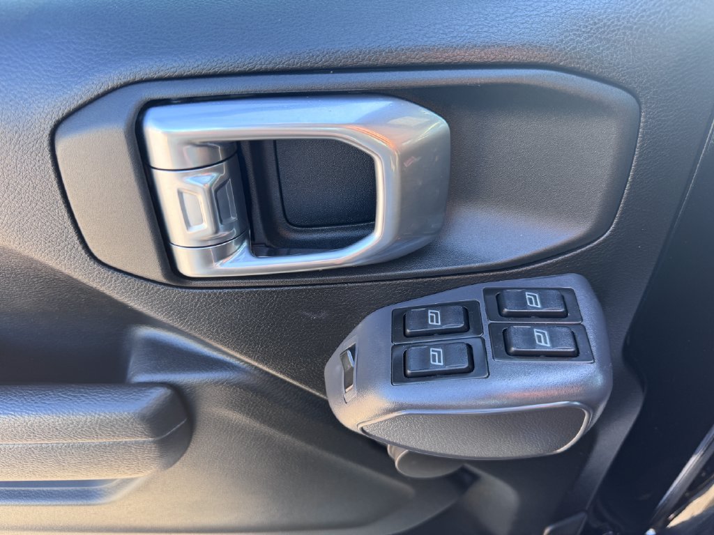 Used 2022 Jeep Wrangler Unlimited Sport AWD/4WD image 16