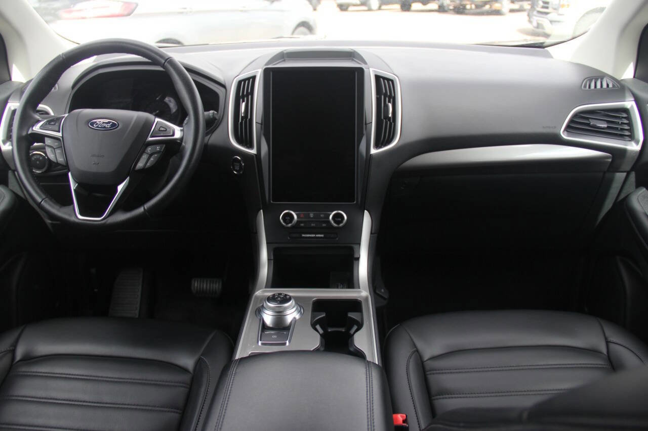 Certified 2024 Ford Edge SEL AWD/4WD image 14