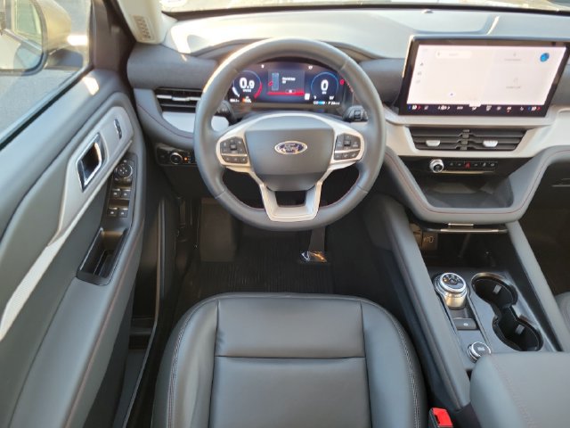 Certified 2025 Ford Explorer Active w/ Active Comfort Package AWD/4WD image 29