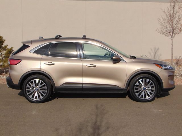 Certified 2020 Ford Escape Titanium AWD/4WD image 3