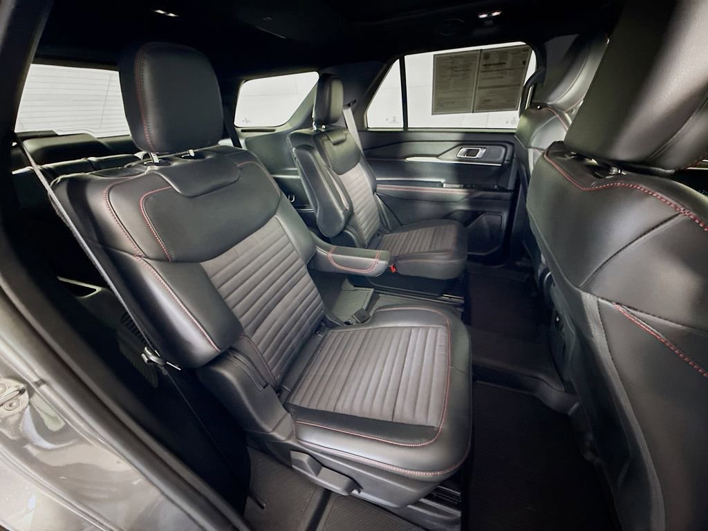 Certified 2025 Ford Explorer ST-Line w/ Premium Package image 30
