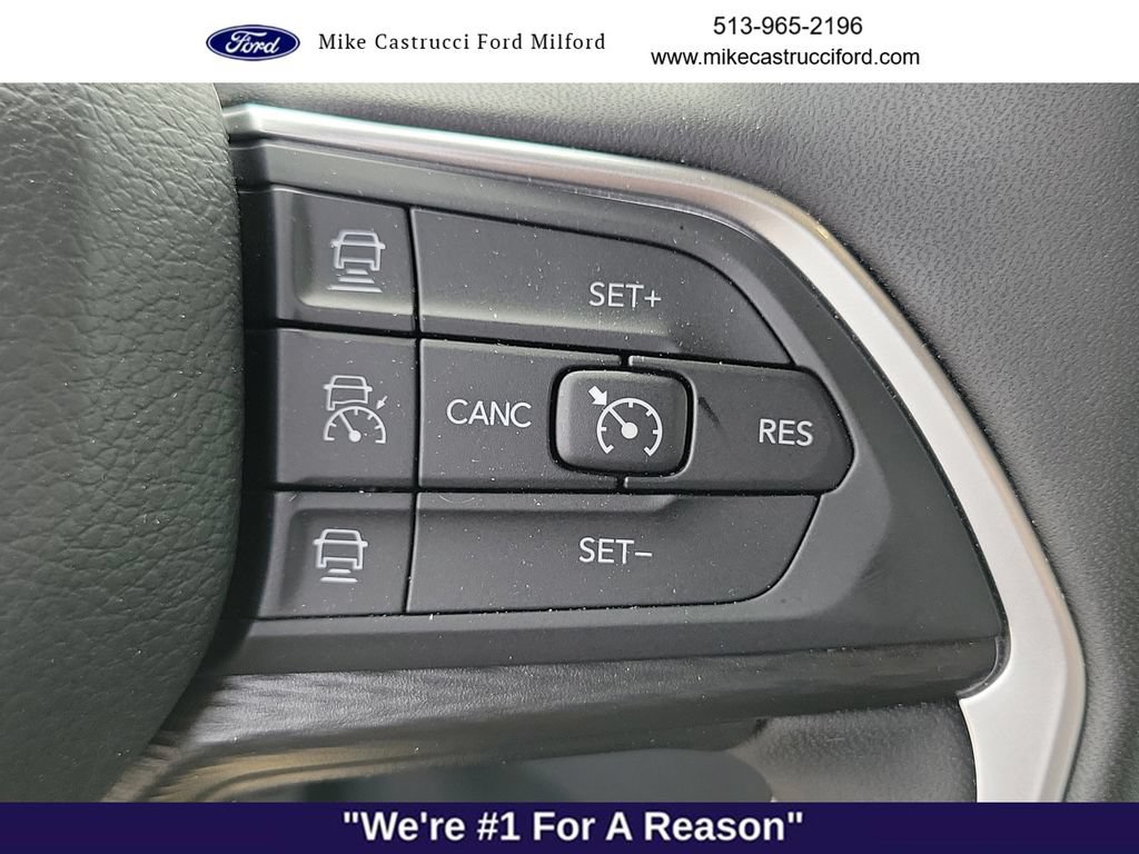 Used 2025 Jeep Grand Cherokee L Altitude AWD/4WD image 14