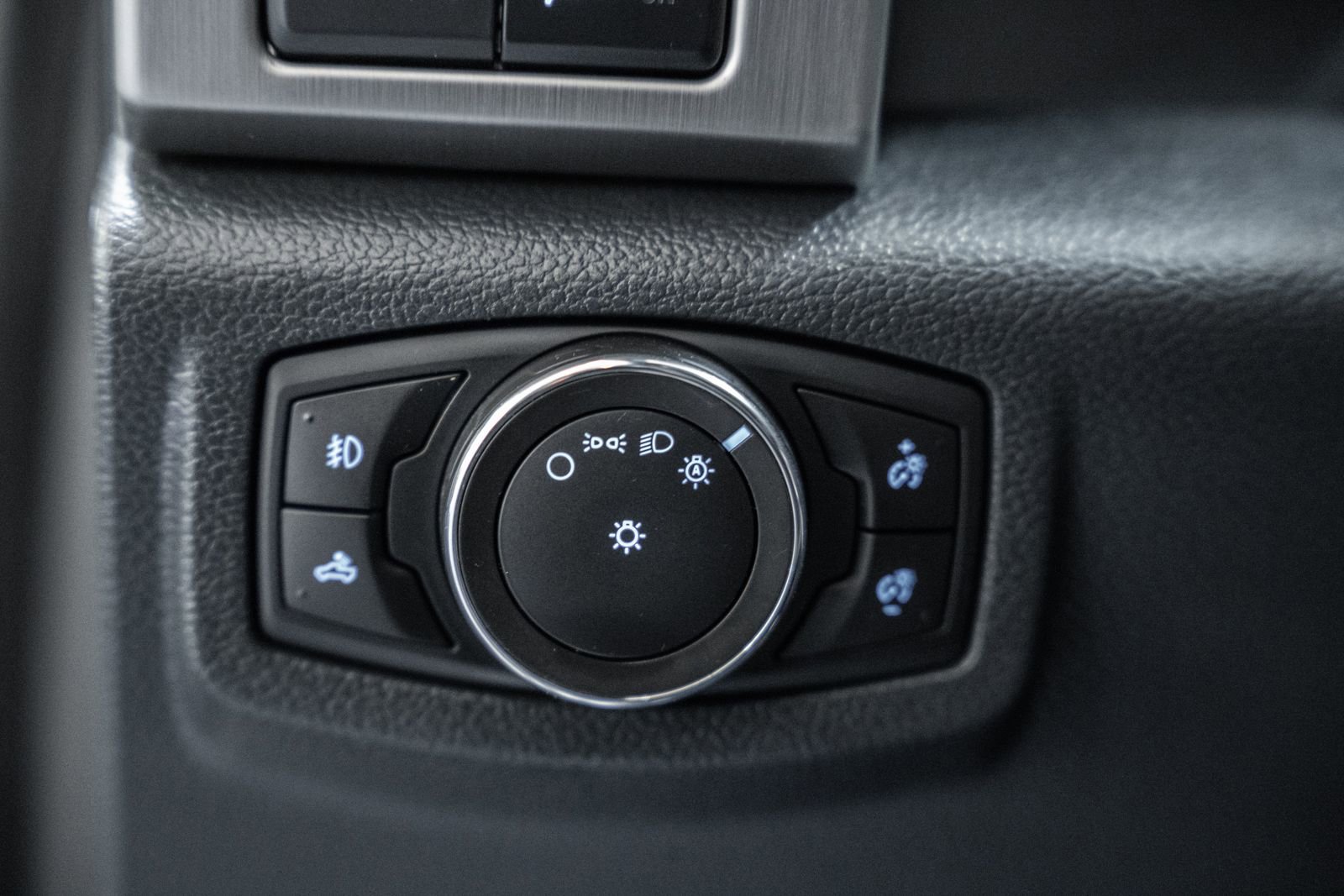 Certified 2022 Ford F250 Platinum w/ Snow Plow Prep Package image 48