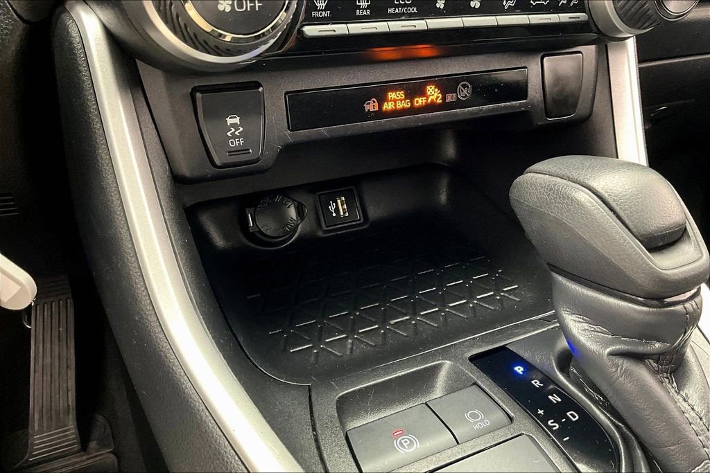 Used 2024 Toyota RAV4 LE image 32