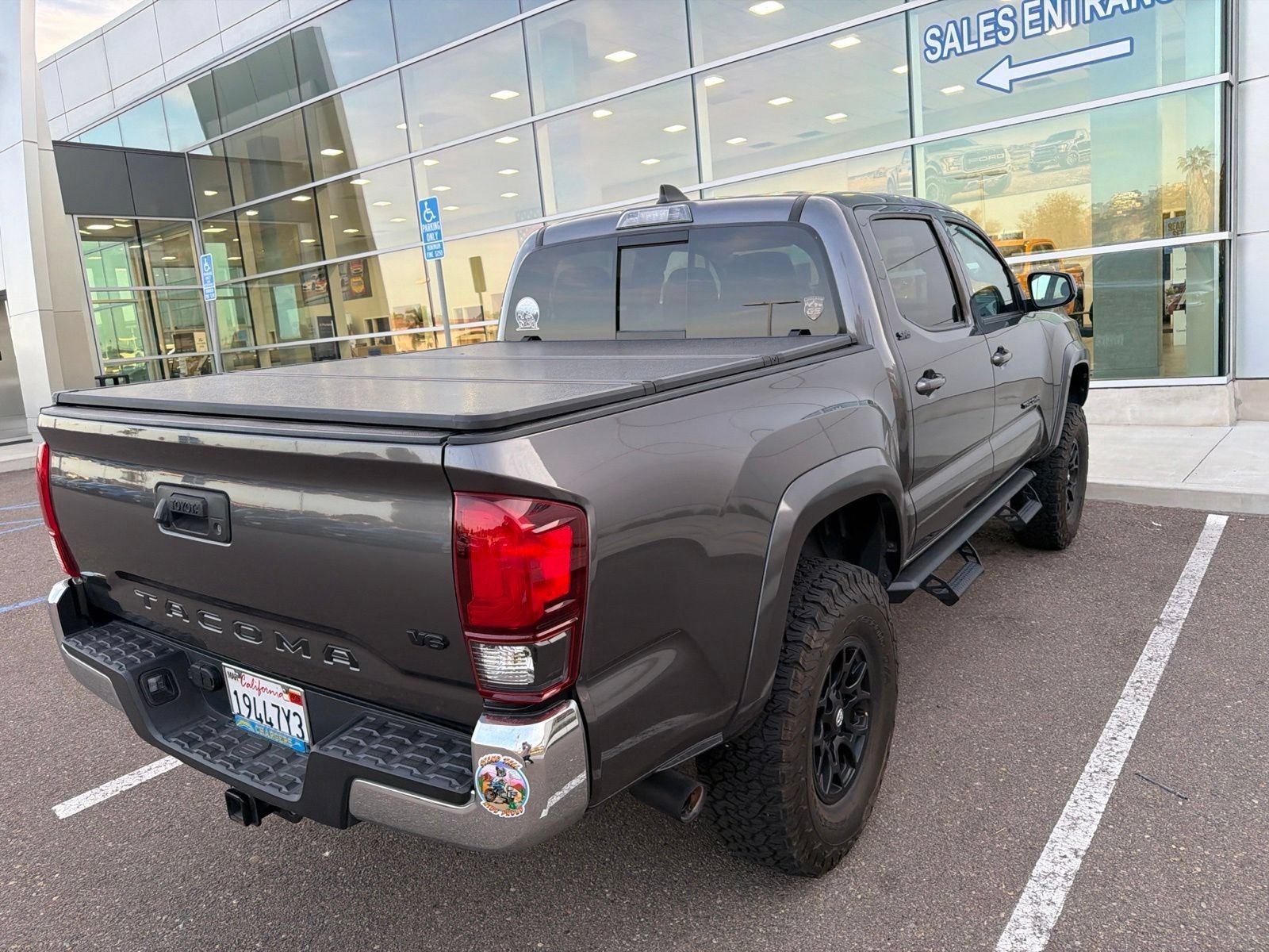 Used 2021 Toyota Tacoma SR5 RWD image 13
