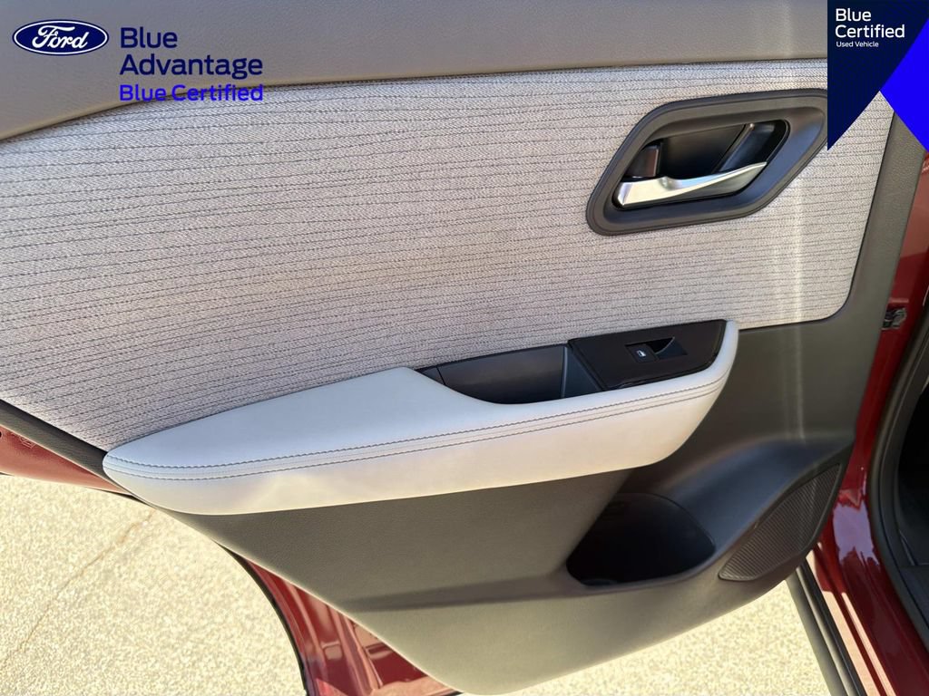 Used 2023 Nissan Rogue SV FWD image 13