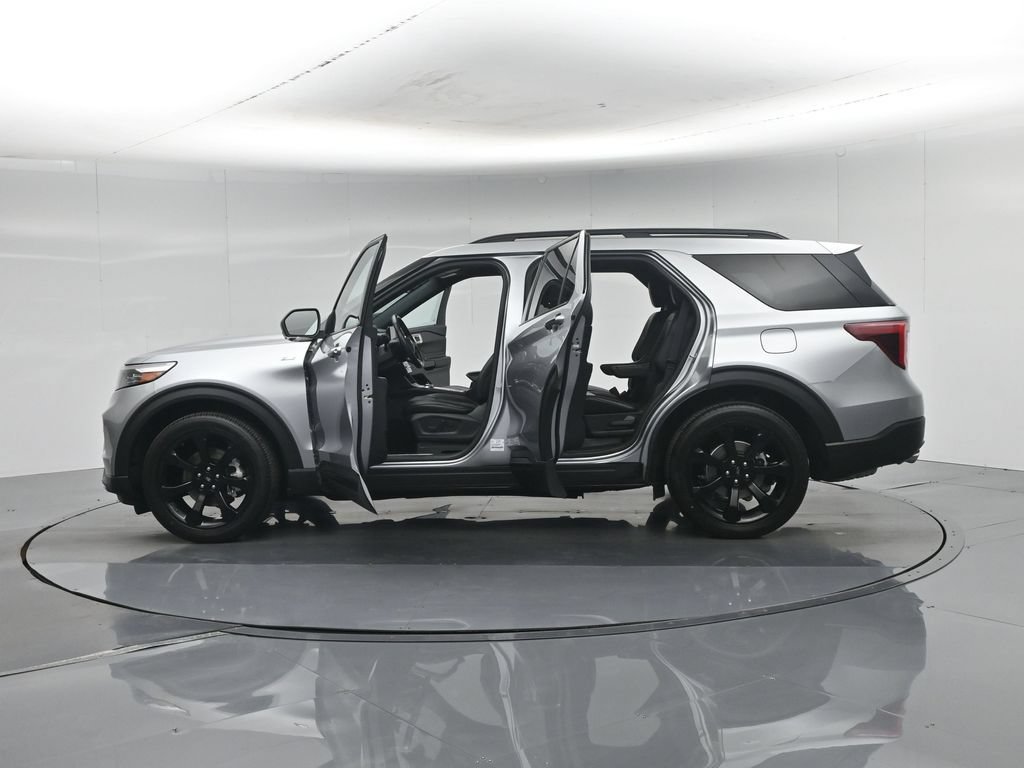Certified 2023 Ford Explorer ST-Line w/ Class IV Trailer Tow Package RWD image 35
