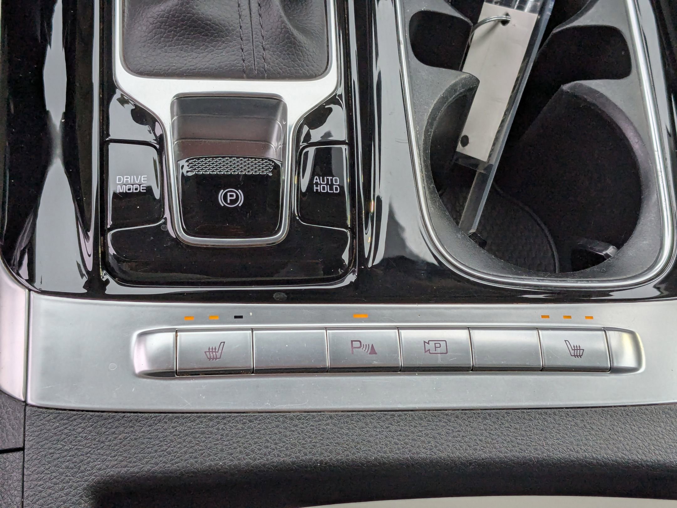 Used 2024 Kia Carnival EX image 28