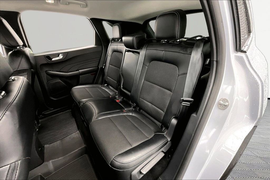 Certified 2025 Ford Escape SE FWD image 26