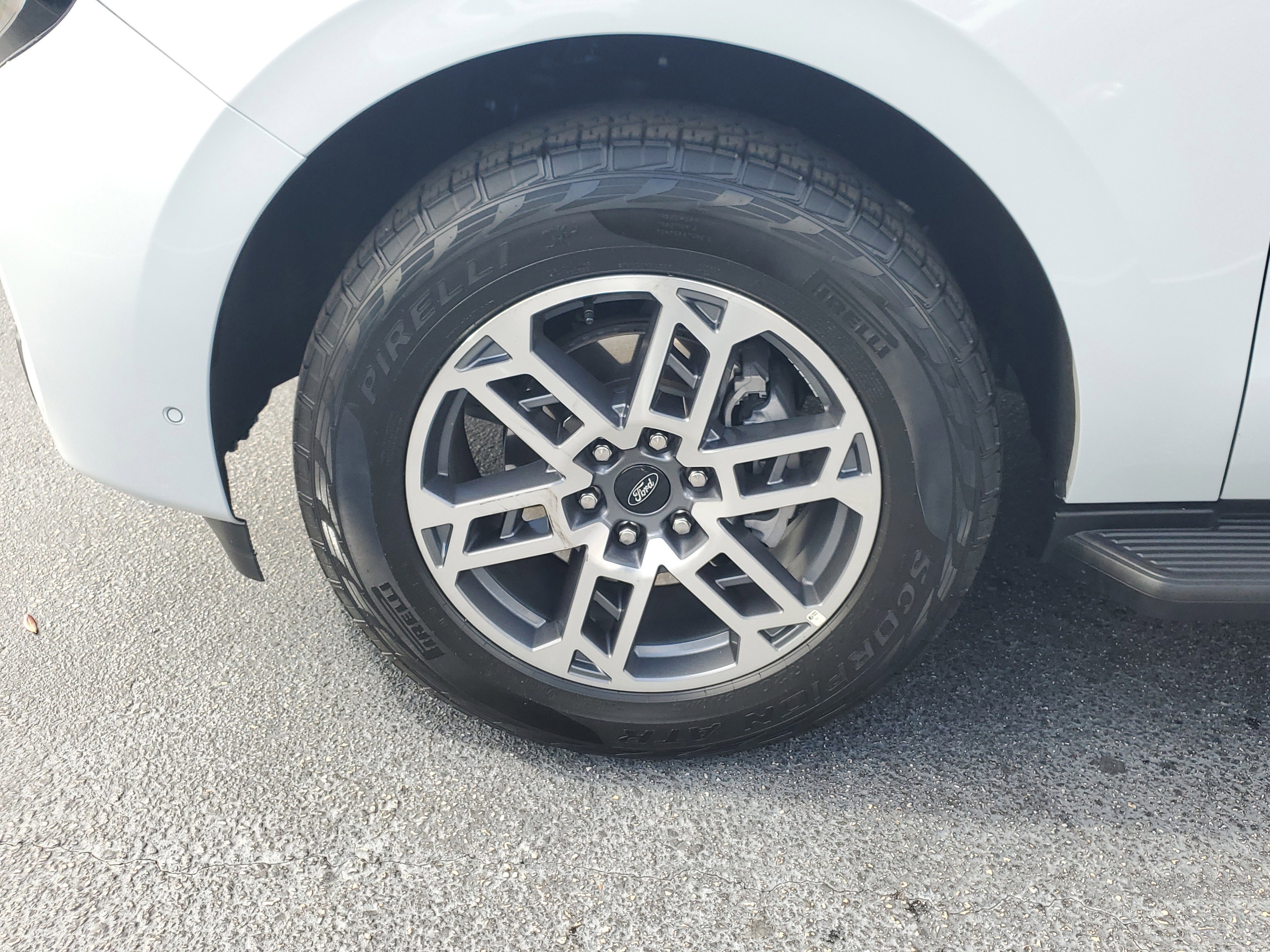 Certified 2025 Ford Expedition Active image 8