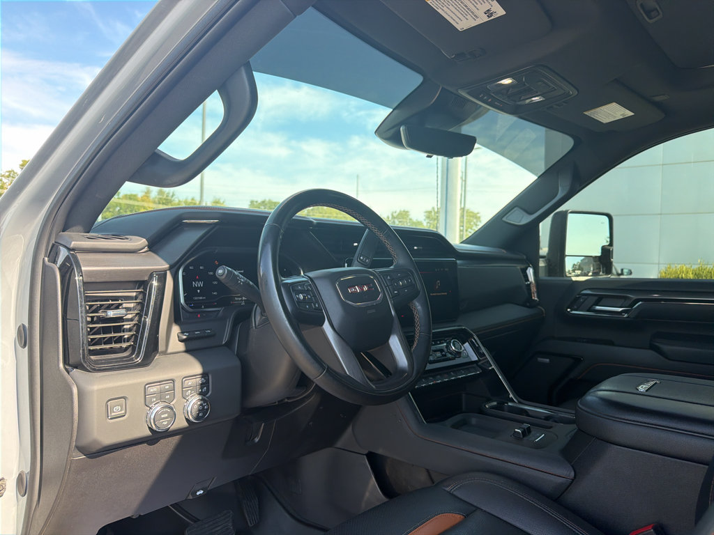 Used 2024 GMC Sierra 2500 AT4 w/ AT4 Premium Plus Package AWD/4WD image 11