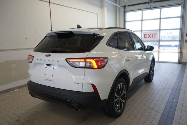Certified 2022 Ford Escape SE w/ SE Sport Appearance Package image 14
