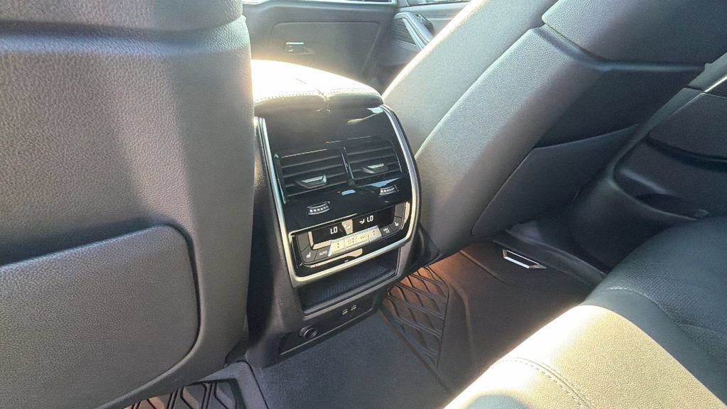 Used 2025 BMW X5 xDrive40i w/ M Sport Package AWD/4WD image 25