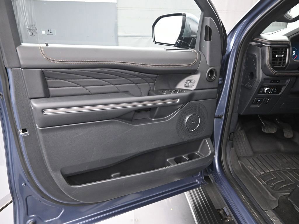 Certified 2023 Ford Expedition Platinum image 44