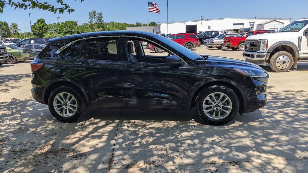 Certified 2022 Ford Escape SE w/ Convenience Package FWD image 2