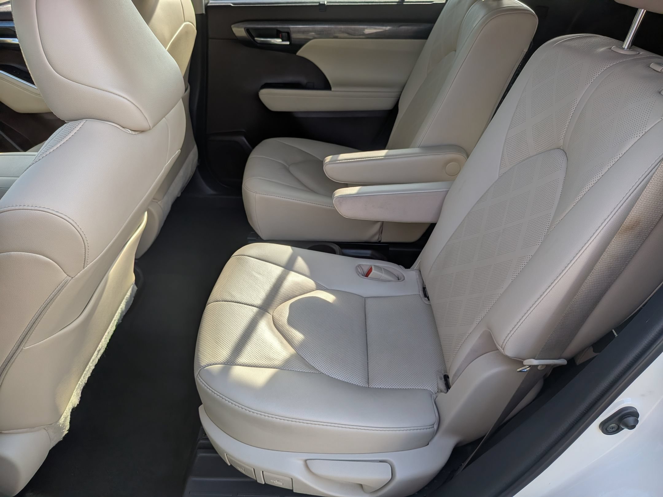 Used 2021 Toyota Highlander Platinum AWD/4WD image 31