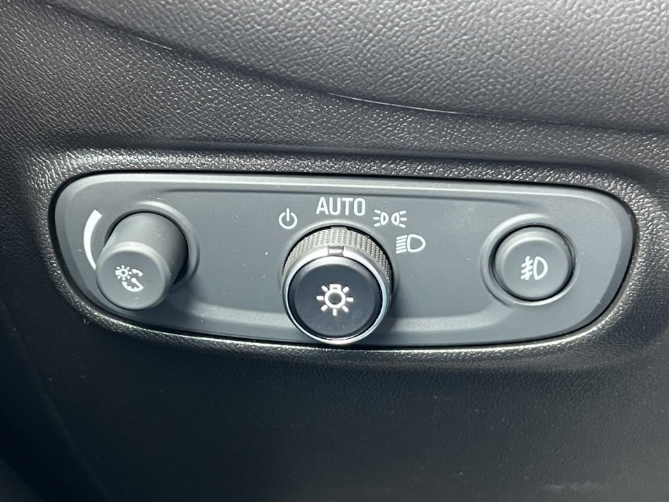 Used 2020 Chevrolet Equinox LT image 15