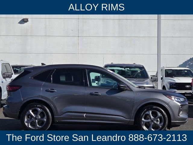 Certified 2023 Ford Escape ST-Line image 9