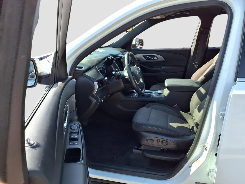 Used 2023 Chevrolet Traverse LT AWD/4WD image 25