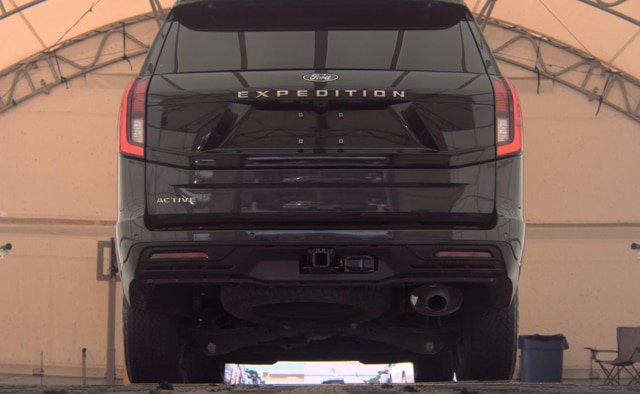 Certified 2025 Ford Expedition Active AWD/4WD image 7