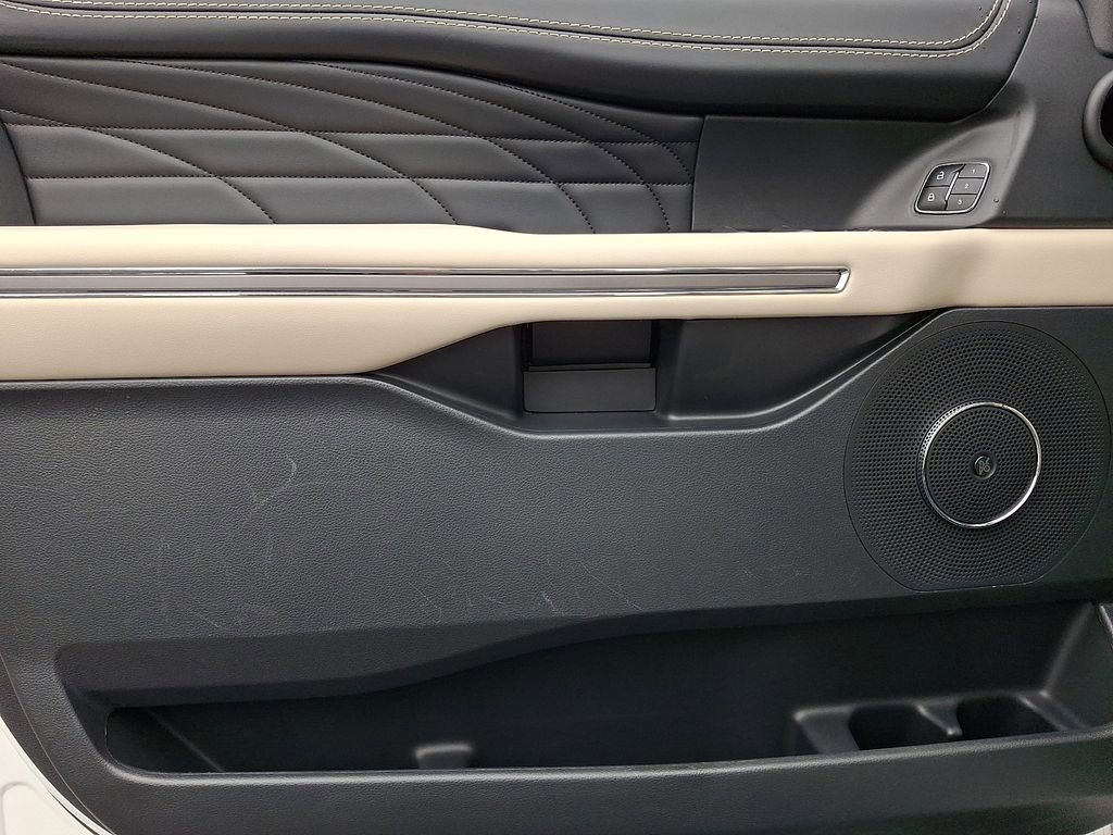 Certified 2023 Ford Expedition Max Platinum image 14