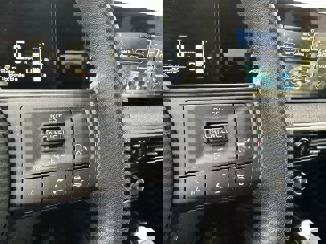 Used 2025 Nissan Kicks SV image 27